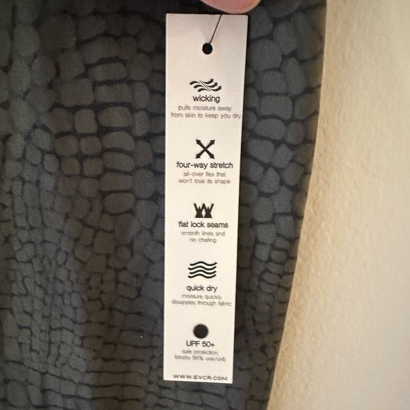 Evolution & Creation Brand new with Tags Dark Green Patterned Leggings - Picture 2 of 2